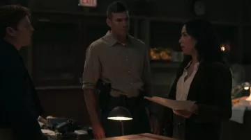Frame Femme Blazer worn by Special Agent Lala Dominguez (Mariel Molino) as seen in NCIS: Origins (S01E05)
