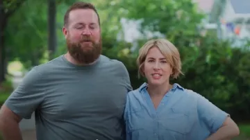 Cloth & Stone Rolled Short-Sleeve Buttondown Shirt worn by Erin Napier as seen in Home Town (S09E06)