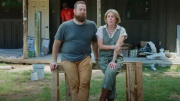 Madewell Central Shirt In Bronze Stripe worn by Erin Napier as seen in Home Town (S09E06)