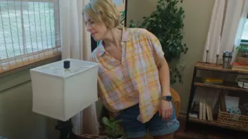 American Eagle Femmes Medium Manches Courtes Lin Mélange Bouton Down Chemise portée par Erin Napier comme vu dans Home Town (S09E06)
