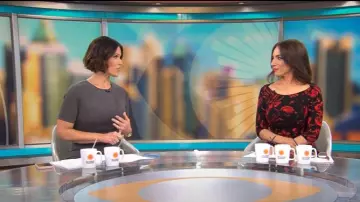 Elie Tahari Emily Faux Suede Dress portée par Dana Jacobson telle que vue dans CBS Mornings le 1er février 2025