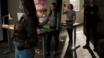 Mocassin à plateforme Ash Leon porté par Lacey Quinn (Gabrielle Walsh) comme on le voit dans Found (S02E11)