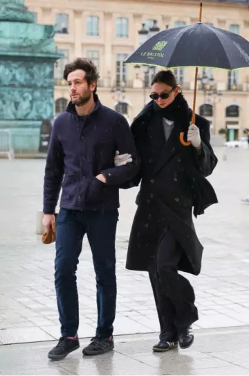 Velvet Canyon The Poet Sunglasses worn by Karlie Kloss in Paris on January 26, 2025