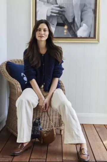Polo Ralph Lauren cárdigan de lana y cachemira de punto trenzado usado por Phoebe Tonkin en el Abierto de Australia el 26 de enero de 2025