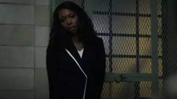 Elie Tahari Heritage Le blazer Gabriella porté par Catherine Weaver (Amanda Warren) comme on le voit dans The Night Agent (S02E05)
