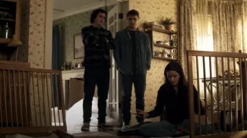 Zapatillas Vans Old Skool usadas por Jordan Kent (Alexander Garfin) como se ve en Superman & Lois (T04E07)