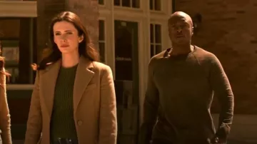 Buffalo David Bitton Men's Long Sleeve Henley worn by John Henry Irons (Wolé Parks) as seen in Superman & Lois (S04E10)