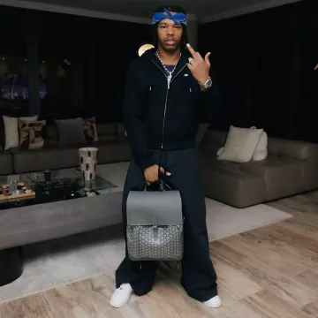 Audemars Piguet Acero Inoxidable y Tourbillon Volador Azul 'Royal Oak' (26730ST) usado por Lil Baby en la cuenta de Instagram @lilbaby