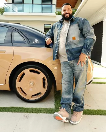 Jean Louis Vuitton Skate Bleu Sunfaded porté par DJ Khaled sur le compte Instagram @djkhaled