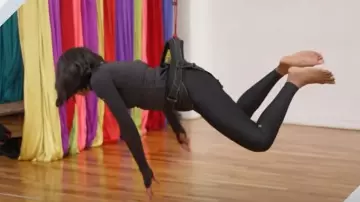 Alo Yoga Airlift Winter Warm Legging de cintura alta usado por Ego Nwodim como se ve en Hoy el 7 de febrero de 2025