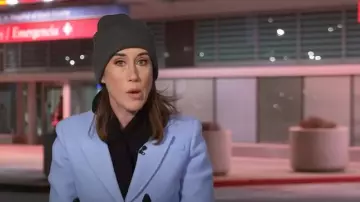 Manteau en laine Zara Manteco en bleu ciel porté par Maggie Vespa comme on le voit dans Today le 11 février 2025