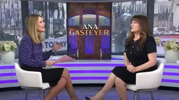 Vestido acampanado Ann Taylor Ponte usado por Ana Gasteyer como se ve en Today el 11 de febrero de 2025
