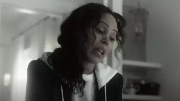 Cinq A Sept Khloe Blazer worn by Dr. Gina Walker (Amirah Vann) as seen in Doc (S01E02)