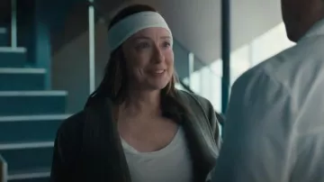Manteau Babaton Connor porté par le Dr Amy Larsen (Molly Parker) tel qu’on le voit dans Doc (S01E02)