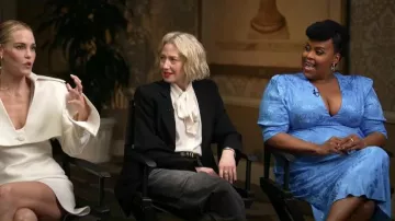 Vestido midi de jacquard de Rixo Zadie usado por Natasha Rothwell como se ve en Today el 12 de febrero de 2025