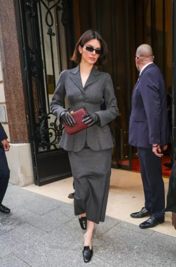 The Row Amazon Clutch worn by Kendall Jenner in Paris on January 27, 2025