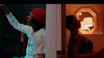 Gorro Marni Naranja y Rojo Mohair-Logo usado por Lil Baby en Lil Baby - So Sorry