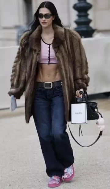 Oakley Half Jacket Sunglasses worn by Amelia Gray Hamlin in Paris on January 28, 2025