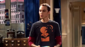 Goodnight Moon Stars Tee of Sheldon Cooper (Jim Parsons) in The Big Bang Theory (S01E04)