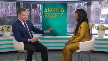Pantalon en satin détaillé à plis Max Mara Adige porté par Angela Bassett comme on le voit dans Today le 17 février 2025