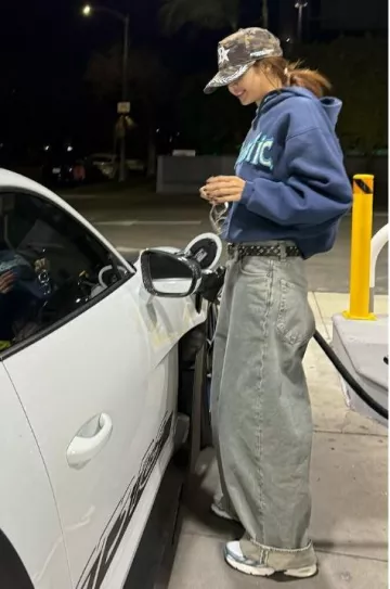 Erl Navy Fantastic Hoodie worn by Lisa on her Instagram Post on January 31, 2025