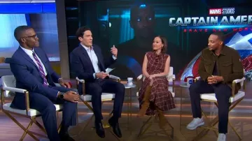 Simkhai Burke Vestido drapeado usado por Eva Pilgrim como se ve en Good Morning America el 13 de febrero de 2025