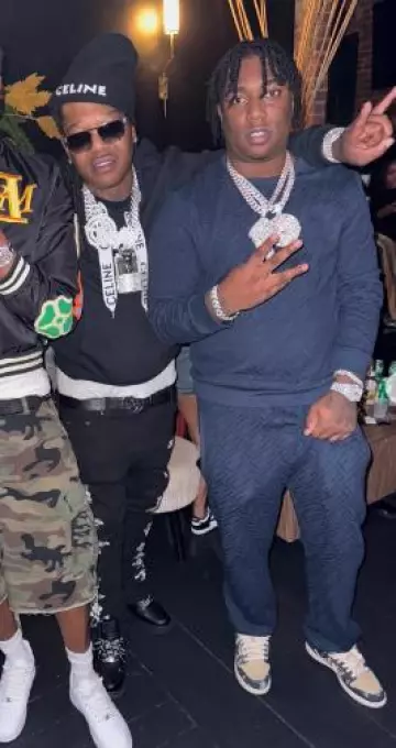 Sweat-shirt Fendi Navy Baguette-FF porté par Fredo Bang sur le compte Instagram @rob49up