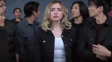 Levi’s New Hybrid Original Trucker Jacket porté par Tory Nichols (Peyton List) comme on le voit dans Cobra Kai (S06E10)