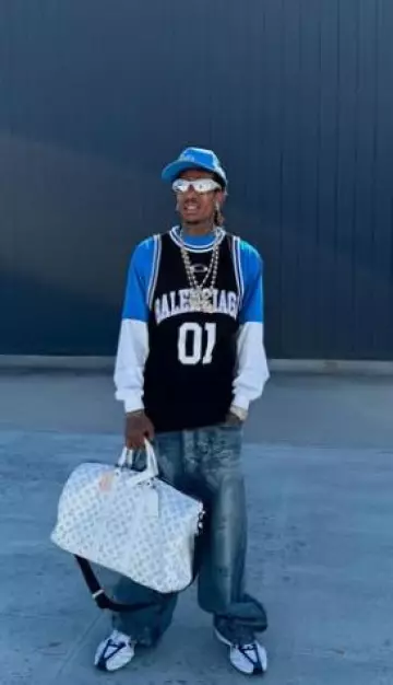 Sombrero Chrome Hearts Light Blue & White-CH usado por Wiz Khalifa en la cuenta de Instagram @wizkhalifa