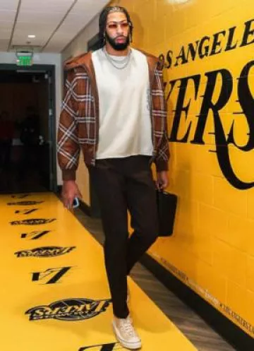 Converse Chuck 70 High x Kim Jones Ivory worn by Anthony Davis on the Instagram account @lakers