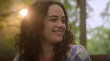 Pratique quotidienne par Anthropologie Pull rayé à manches longues porté par Samantha LaRusso (Mary Mouser) comme on le voit dans Cobra Kai (S06E15)