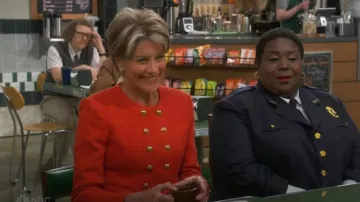 Veronica Beard Bentley Tweed Veste portée par Julianne (Wendie Malick) comme on le voit dans Night Court (S03E08)