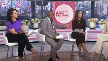 Theory Short-Sleeve Sweater worn by Laura Jarrett as seen in Today on February 20, 2025