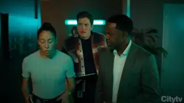 Wax London Whiting Overshirt worn by Jesse Mills (Justin Kelly) as seen in Hudson & Rex (S07E06)