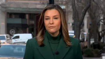 Abrigo Chesterfield a medida de mezcla de lana de Ann Taylor usado por Mary Bruce como se vio en Good Morning America el 24 de febrero de 2025