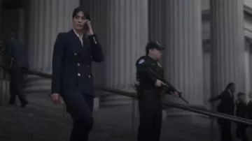 Ralph Lauren Wool Crepe Blazer worn by Alexandra Mullen (Lizzy Caplan) as seen in Zero Day (S01E01)