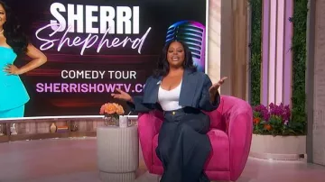 Kaphill Sarlat Cropped Blazer worn by Sherri Shepherd as seen in Sherri on  February 21, 2025