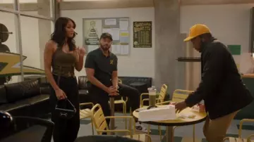 Gucci Small Horsebit 1955 Shoulder Bag worn by Layla Keating (Greta Onieogou) as seen in All American (S07E04)