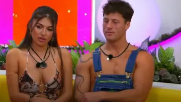 Moda Nova Ananya Conjunto de falda de malla usado por Kassy Castillo como se ve en Love Island (T06E33)