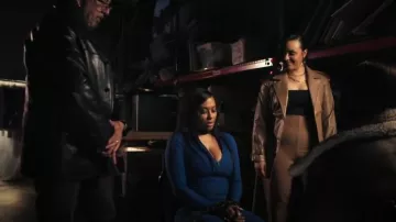 Mono Fashion Nova Juliet Snatched usado por la detective Sandoval (Karen Valero) en Kold x Windy (T02E07)