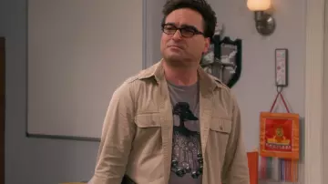 Tree Roots Houses Gears T-Shirt of Leonard Hofstadter (Johnny Galecki) in The Big Bang Theory (S11E02)