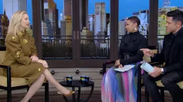 Veste ornée de paillettes Shushu/Tong portée par Kate Hudson comme on le voit en LIVE avec Kelly et Mark le 26 février 2025