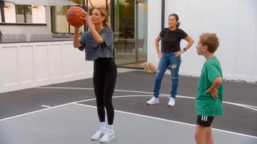 Asics Japan S para mujer usada por Dorit Kemsley como se ve en The Real Housewives of Beverly Hills (T14E13)