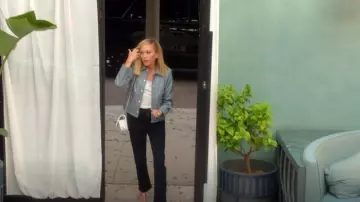 Zadig & Voltaire Litchi Cuir Lisse Leather Jacket porté par Sutton Stracke comme on le voit dans The Real Housewives of Beverly Hills (S14E13)