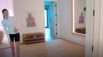 Short préféré d’Alo Yoga porté par Kendall Jenner comme on le voit dans The Kardashians (S06E04)