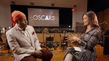 Maxi vestido camisero con estampado de pañuelo Golden Goose usado por Rocsi Diaz como se vio en Good Morning America el 27 de febrero de 2025