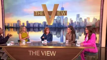 Dolce and Gabbana Pantalones de cintura alta y pierna ancha usados por Alyssa Farah como se vio en The View el 27 de febrero de 2025