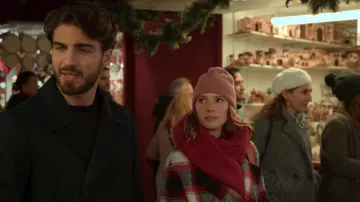 Le manteau à carreaux porté par Valeria (Diana Gómez) dans la série Valeria (Saison 2 Episode 8)