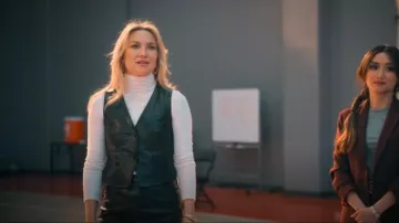 Jenny Bird Mega U-Link Boucles d’oreilles portées par Isla Gordon (Kate Hudson) comme on le voit dans Running Point (S01E01)