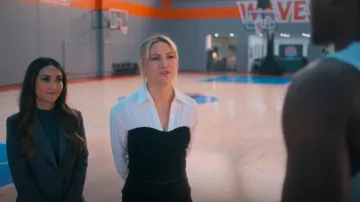 Haut Staud Hazel porté par Isla Gordon (Kate Hudson) comme on le voit dans Running Point (S01E06)